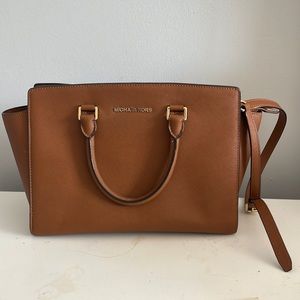 Michael kors purse
